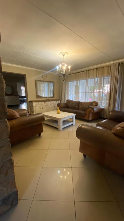 Entire 4 Bedroom House In Midrand, Johannesburg Randjesfontein Esterno foto